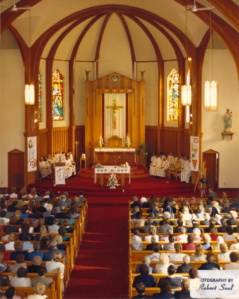 Wnętrze Kościoła, 1988