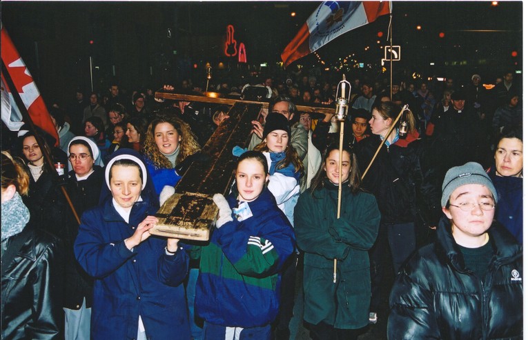 WYD Cross 2002